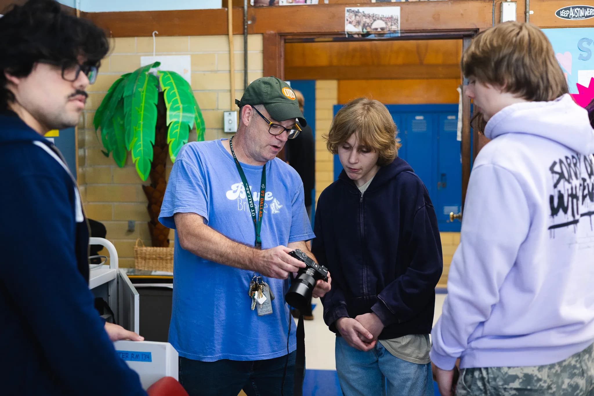 Youth learning digital media skills in a creative technology workshop